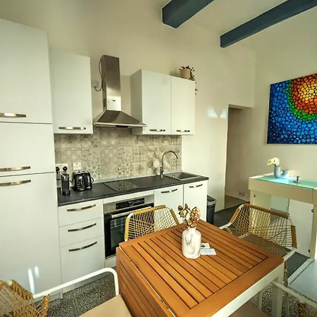 Duplex Tastefully Furnished Flat In Mcop1-1 Lejlighed Valletta