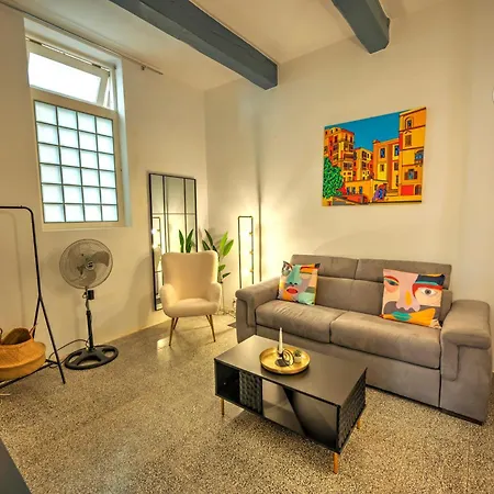 Duplex With Balcony Apartament Valletta